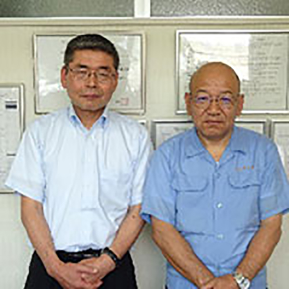 代表取締役　小林　美雄氏（右）　　取締役　社長室長　中沢　悟氏
